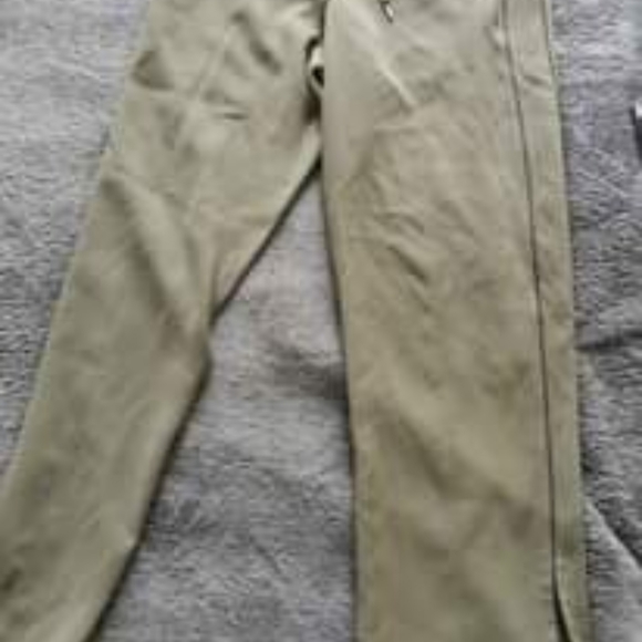 Lululemon on the right track pants - Picture 2 of 2